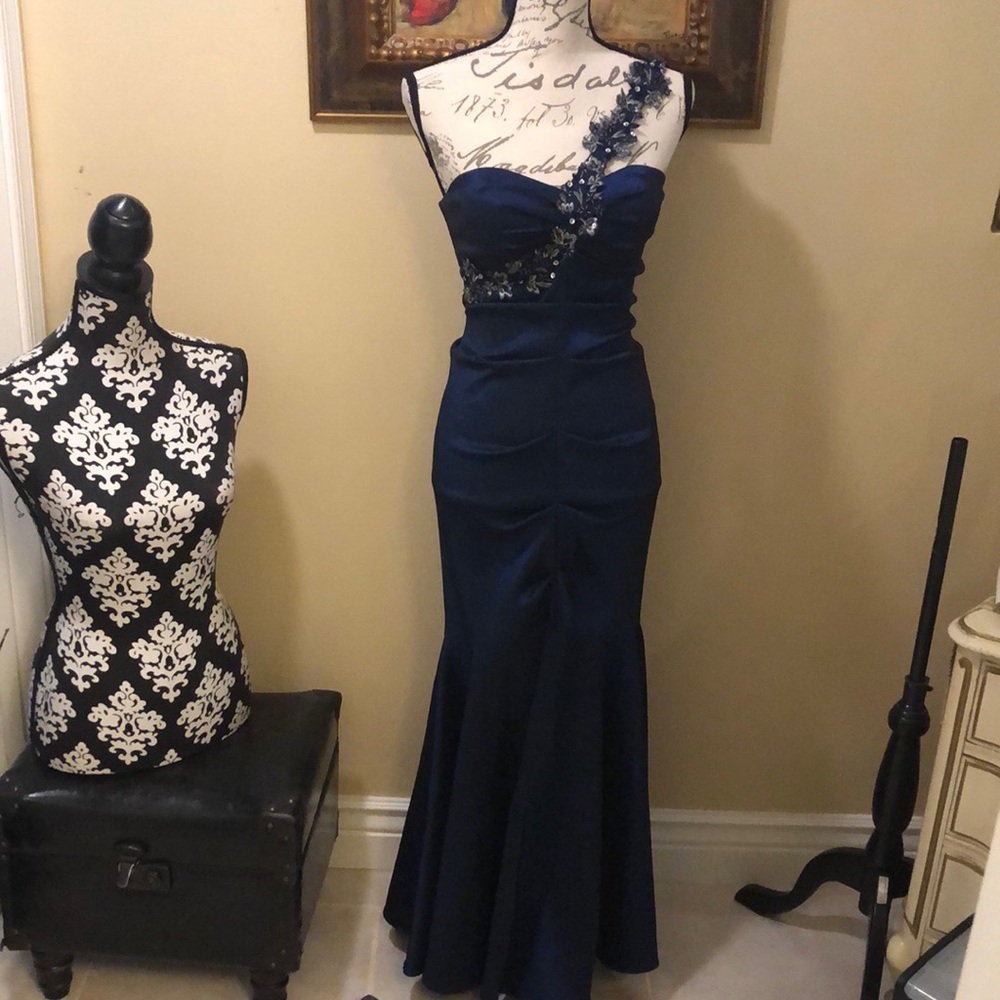 Moved Sequins beaded embroidered satin ruched one shoulder formal mermaid gown